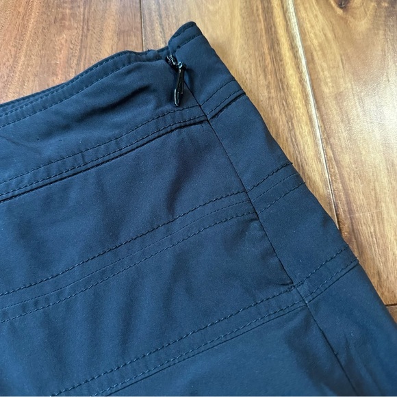 Athleta tennis skirt with built in shorts. Size 2 - Picture 7 of 8
